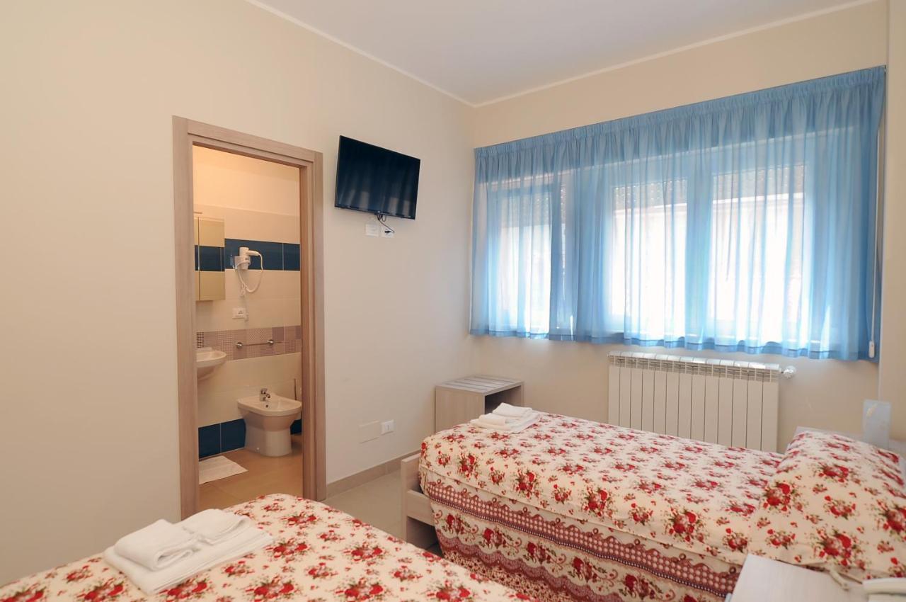 Casa Ospitalita San Giuseppe Bed & Breakfast L'Aquila Bagian luar foto