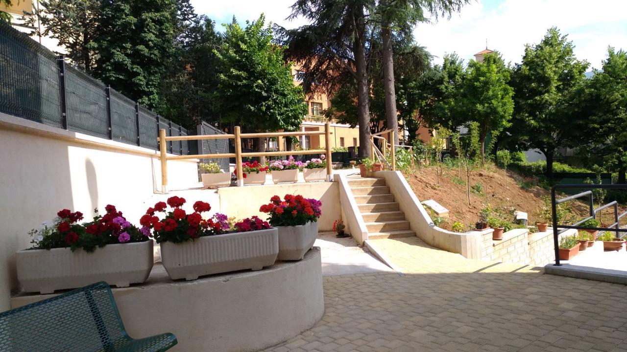 Casa Ospitalita San Giuseppe Bed & Breakfast L'Aquila Bagian luar foto