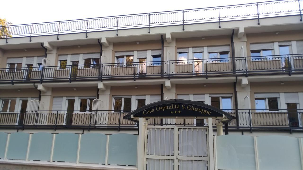 Casa Ospitalita San Giuseppe Bed & Breakfast L'Aquila Bagian luar foto